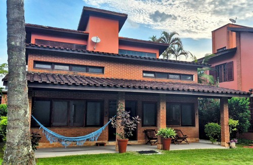 Barra do Sahy House | Rent house in condominium on the beach close to the beach Whale (150 m)