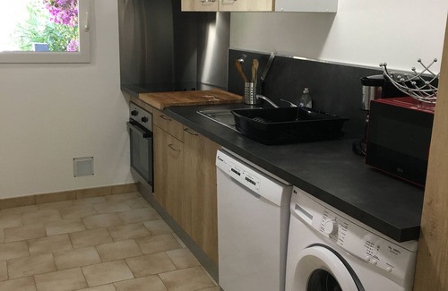 Sarrola-Carcopino Apartment | rent large calm F1 at the door of the center town of Ajaccio
