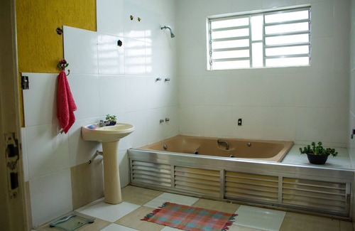 Niteroi House | rent rooms in piratininga