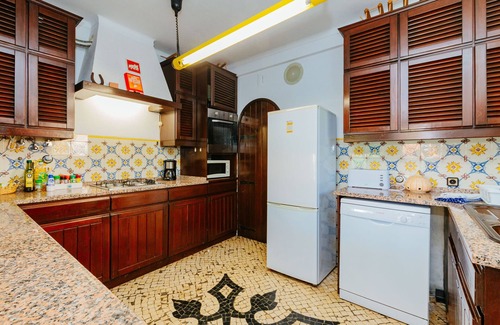 Sesimbra Ski Chalet | RENT4REST SESIMBRA 4BDR OCEAN VIEW AND PRIVATE POOL VILLA
