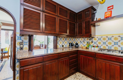 Sesimbra Ski Chalet | RENT4REST SESIMBRA 4BDR OCEAN VIEW AND PRIVATE POOL VILLA