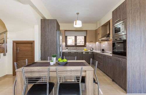 Geropotamos Villa | Renta Villa Georgios, with Pool, BBQ & Playground, Close to the beach