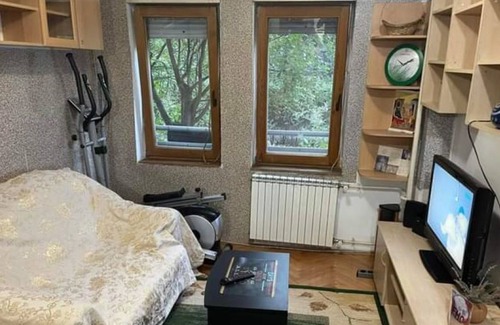 Skopje Region Apartment | Rental appt in settlement Aerodrom across polyclinic Jane Sandanski 40m2