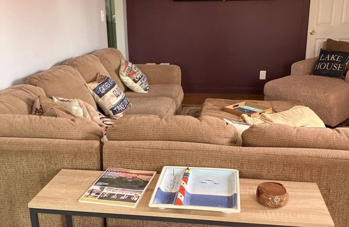 Lakeview House | RENTAL FOR LARGE FAMILIES OR GROUPS! Steps away from boat ramp!