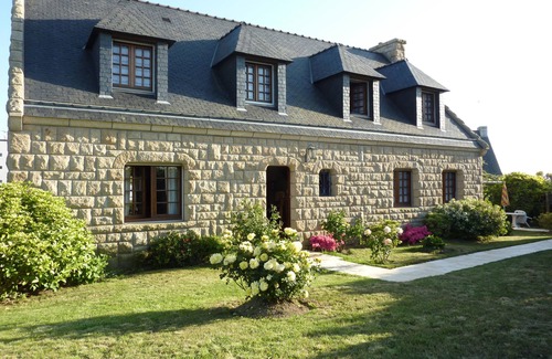 Larmor-Plage Apartment | Rental with sea view labeled 'CLEVACANCES' 3 keys