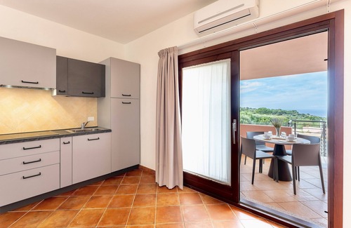 Trinita d'Agultu e Vignola Apartment | Residence with pool in Isola Rossa