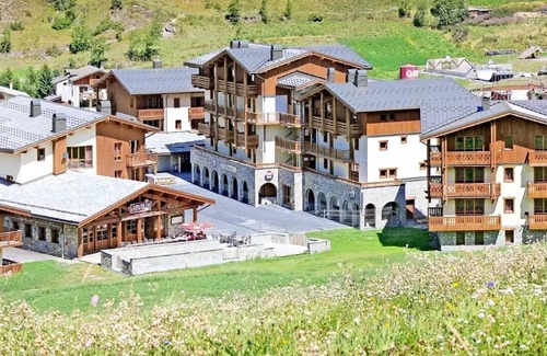 Lanslevillard Apartment | Residence Les Balcons de Val Cenis Village * - 5 Room Apartment 8/10 People
