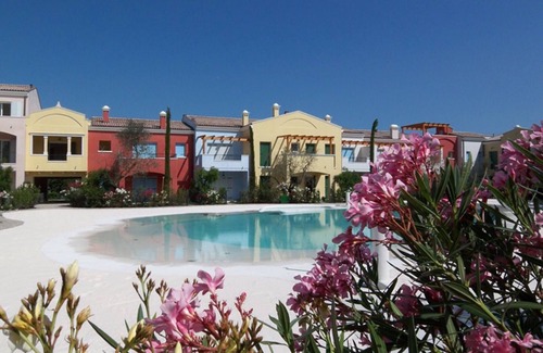 Jesolo Apartment | Residence apartment with swimming pool, first floor with terrace