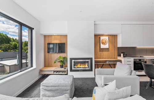 Arthur's Point House | Residence du Parc by Staysouth