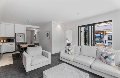 Arthur's Point House | Residence du Parc by Staysouth