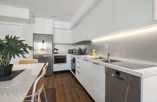 Arthur's Point House | Residence du Parc by Staysouth