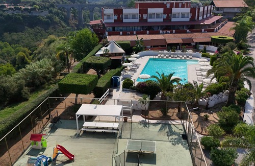 Ricadi Apartment | Residence Felix