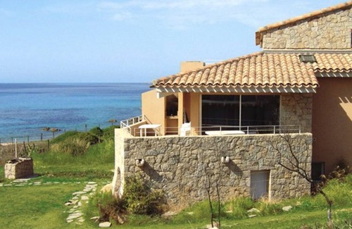 Tizzano Apartment | RESIDENCE FIORAVANTI 1 APARTMENTS WITH SEA VIEW IN TIZZANO