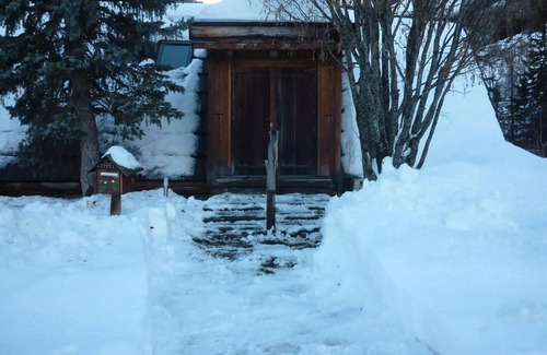 Pra Loup Ski Chalet | Residence Hameau Du Clos Sorel - Small and small mazot for 5 people, located in a mountain hamlet in Pra Loup