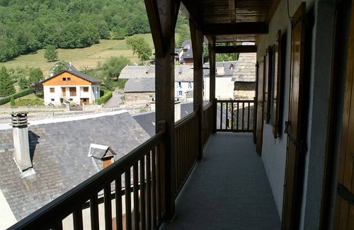 Peyragudes Apartment | Residence in the louron valley with superb views of the valley floor