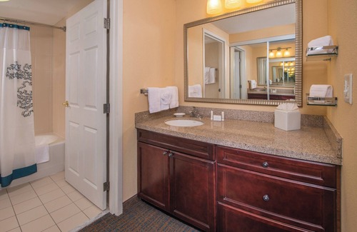 Greenbrier East Hotel | Residence Inn by Marriott Chesapeake Greenbrier