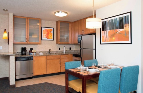 Maumee Hotel | Residence Inn by Marriott Toledo Maumee