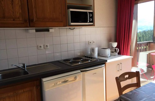 La Joue du Loup Apartment | Residence La Crête Du Berger - 3 Rooms for 8 People