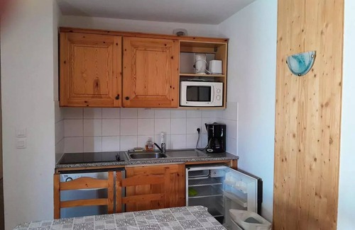 Saint-Jean-d'Arves Apartment | Residence La Fontaine Du Roi - Apartment 6 beds, 100m from the ski slopes, view Aiguilles d'Arves