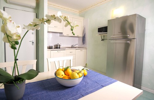Toscolano Maderno Apartment | Residence Limoni del Rustichel: Apartment N.7 with lake view, underground parking and pool.