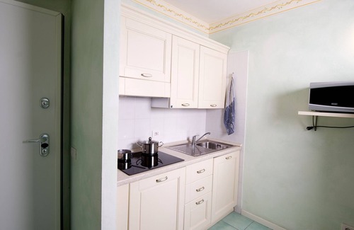 Toscolano Maderno Apartment | Residence Limoni del Rustichel: Apartment N.7 with lake view, underground parking and pool.