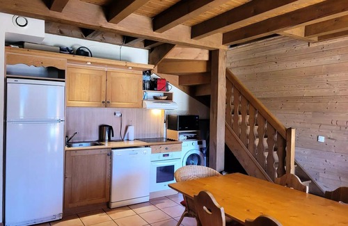 Pra Loup Ski Chalet | Residence Pra Roustan - 1/2 comfortable and spacious chalet for 6, beautiful mountain views, Pra Loup