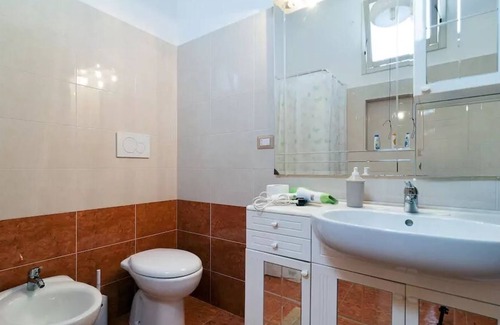 Novoli House | RESIDENCE SALENTO: FREE PARKING, FREE WI-FI, 4 BEDROOM, 2 BATHS