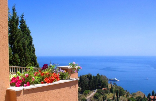 Taormina Villa | Residence Schuler - Apartment 'C' with sea and Mount Etna view