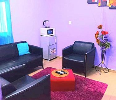 Douala Apartment | Residence Sighaka - Studio Meublé VIP avec WiFi, Gardien, Parking