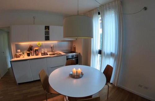 Como Apartment | Residence Villa Olmo Como with Parking