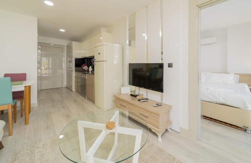 Kepez Apartment | Residence w Shared Pool 3 min to Mall of Antalya