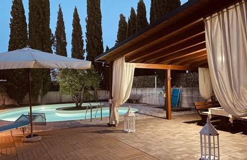 Chieuti House | Residences in Villa with Pool- 3 rooms - 2 bathrooms - sleeps 6/9- WIFI
