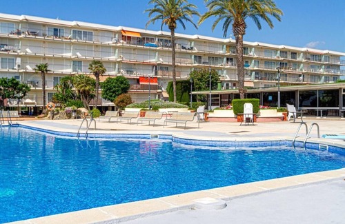 Cabrera de Mar Apartment | Residencial Costamar next Bcn, 50m beach with swimming pool