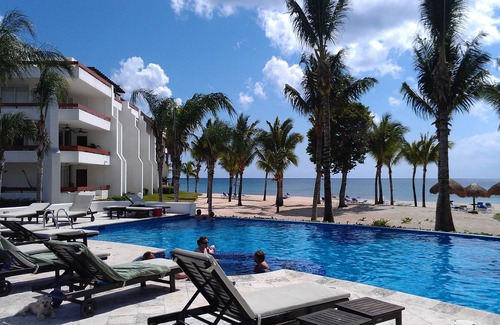 Costa Maya Condo | Residencias Reef 8230. Heated Pools, Jacuzzi, Beach Views, Free Wi-Fi!