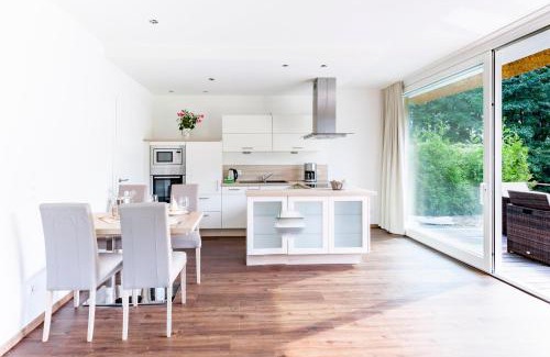 Bad Zwischenahn Apartment | Residenz - Sonnenglut - Seeterrasse - Sauna - Parkplatz