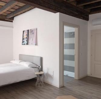 Old Town House | Residenza Giulio Romano