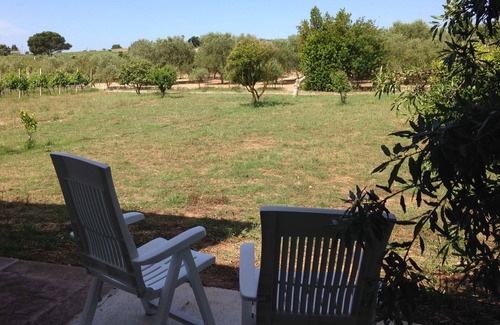 Alghero House | Residenza I Filari: a villa surrounded by greenery.