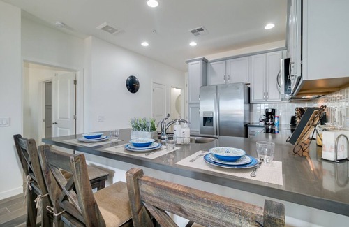 Ocotillo Condo | Resort Condo! Walk to Rest. and Bars! 30 night Min