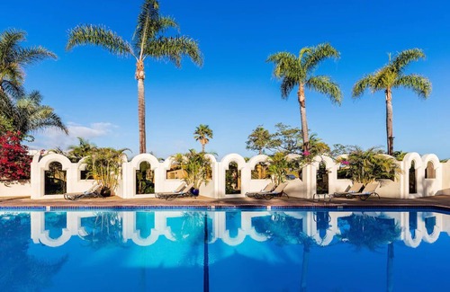 San Diego Hotel | Resort King, Bahia Resort Hotel, Heated Pool, Private Beach, Near SeaWorld