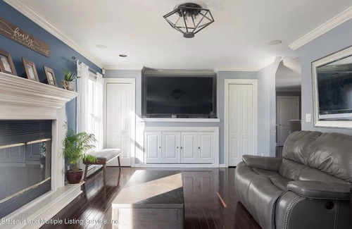 Woodrow House | Resort like Home W/Pool in NYC