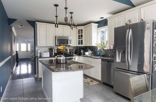 Woodrow House | Resort like Home W/Pool in NYC