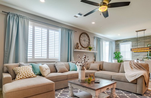Corona House | Resort Living Home♜Breathtaking Mountain view ♜4B/3b New Home♜Fast Wifi♜KingBd