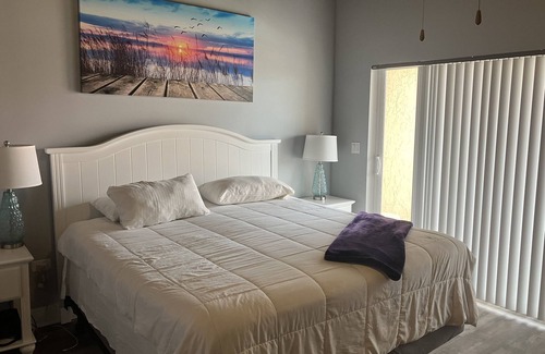 Cross Key Waterways Resort | Resort, New Remodel, Sleeps 8, with Boat Slip, Dock Heated pool, Fully Furnished