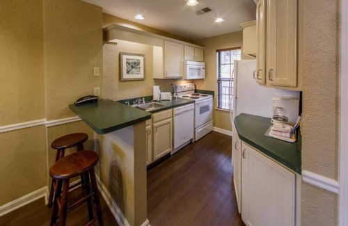 South Lee House | Resort Stay with Arcade, Heated Pool, Sports Courts & Family Perks