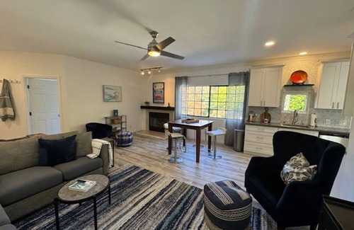 Cowan Heights Apartment | Resort Style Living. 3 Bedroom Furnished Unit near Hiking Trail. Wifi & AC.