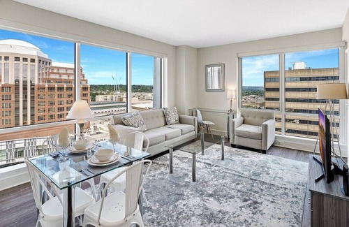 Airport Area Apartment | Resort-style pool & Spa! Irvine 2BR nr John Wayne Airport