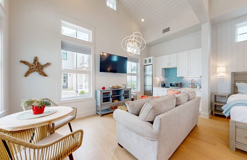 Port Aransas Cabin | Resort Style Pools, Golf Cart Boardwalk to the Beach