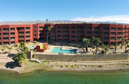 Bullhead City Condo | RESORT STYLE RIVER FRONT CONDO.