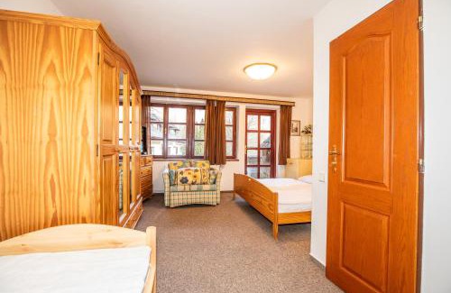 Krivoklat House | Resort U Jelena