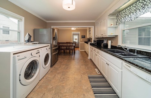 Sans Souci House | Respite Inn- Monthly Rental 3 Miles to DT GVL